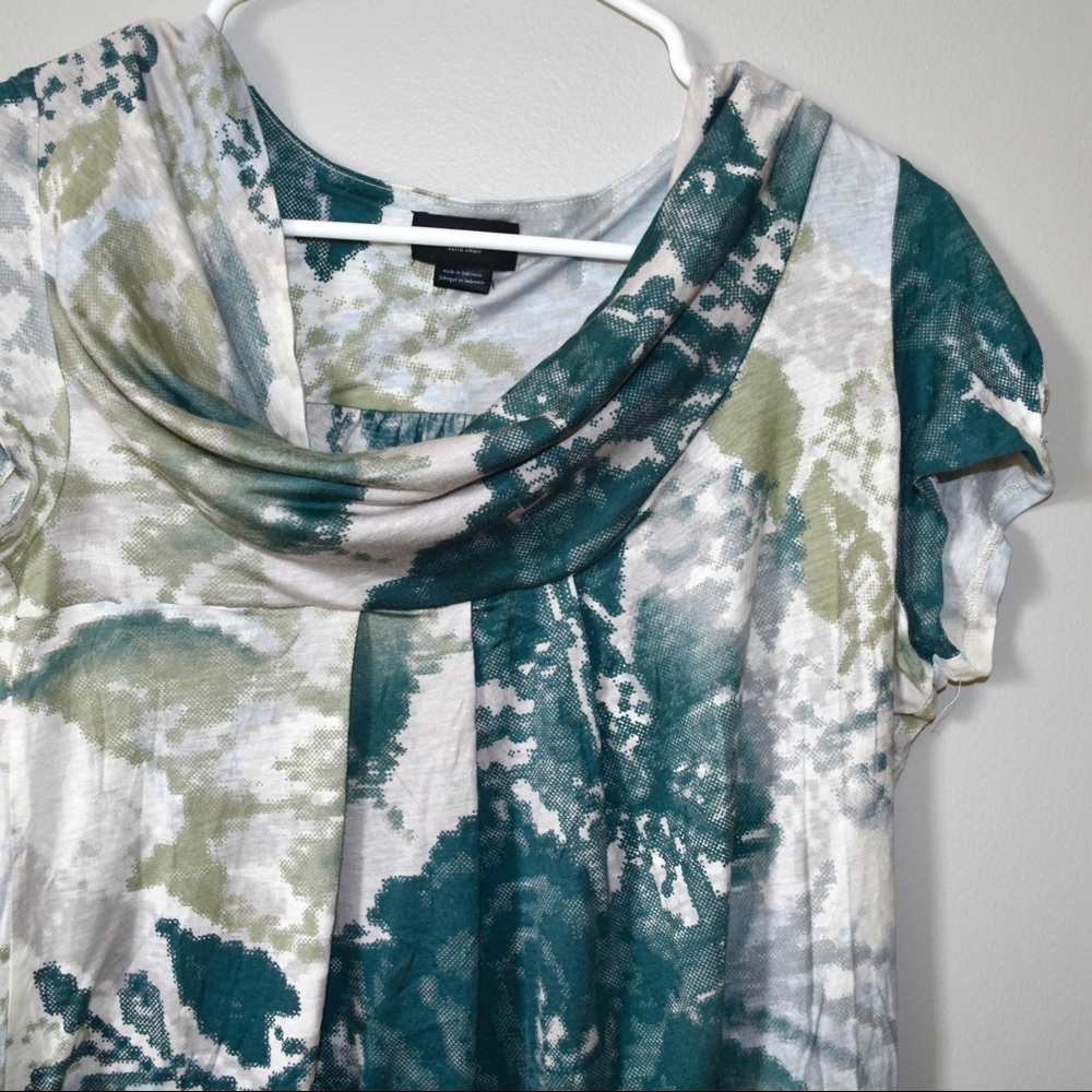 Cowl Neck Short Sleeve Floral Top - XS